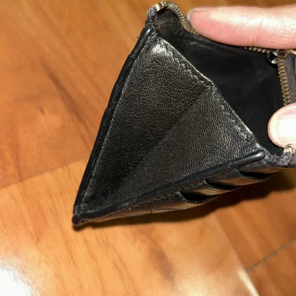 Authentic Bottega Veneta Black Intrecciato Leather Zip Card Holder